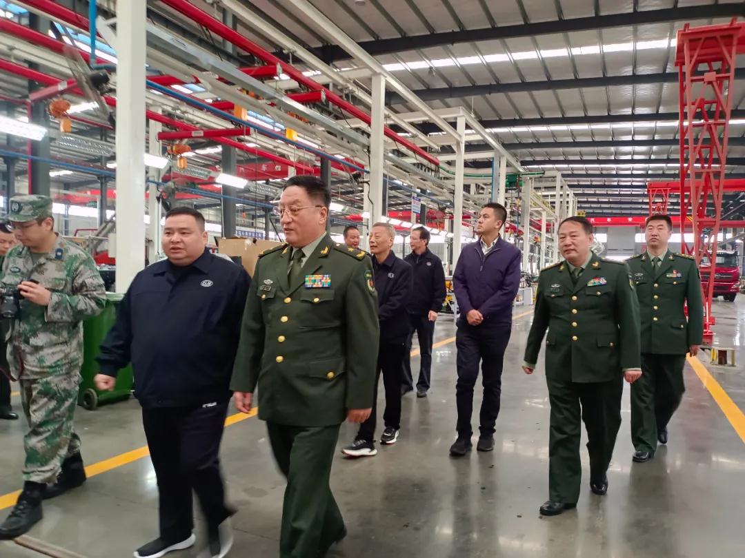 省委常委、省軍區(qū)政委視察我公司應(yīng)急產(chǎn)業(yè)發(fā)展?fàn)顩r